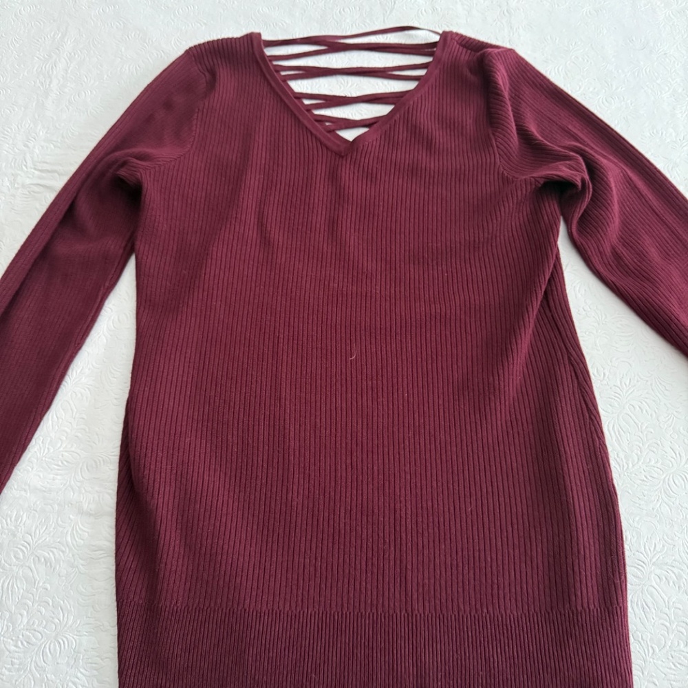 Cable & Gauge Wms maroon V neck long Sleeve Sweater size Med
